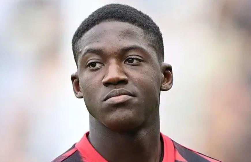 关于梅努的, 位年轻球员 关于梅努的, 位年轻球员