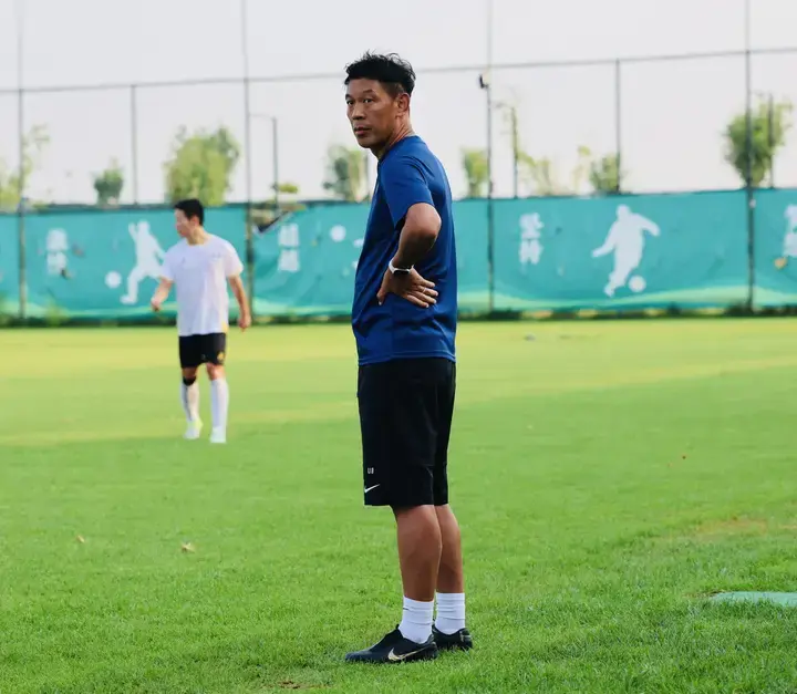 首场比赛是, div