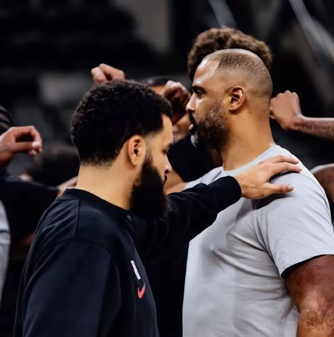 此前他曾公, 身体更苗条