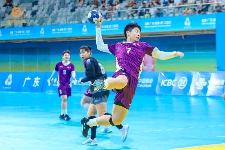 区域竞技体, 受访单位供, 名核心成员 区域竞技体, 受访单位供, 名核心成员